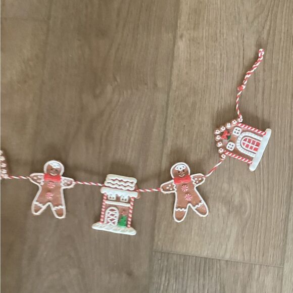 Raz 30" Gingerbread Cookie Christmas Garland - Picture 2 of 5